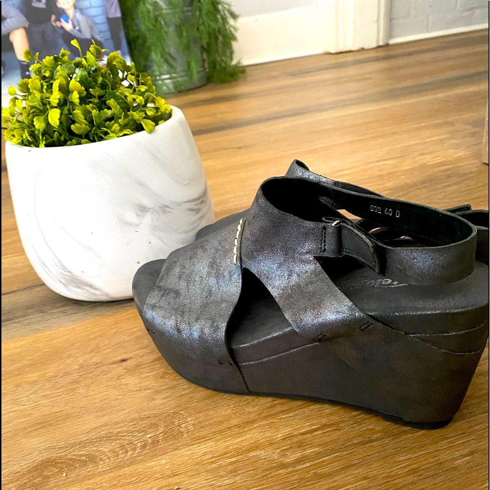Antelope Wedge Sandals
